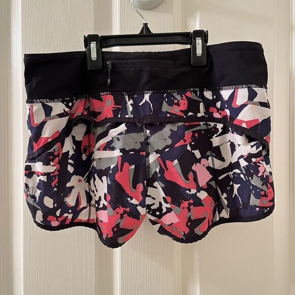 Lululemon Speed Shorts Camo Pop Bumble Berry 2.5" Inseam Women's Size 6 - Picture 8 of 14